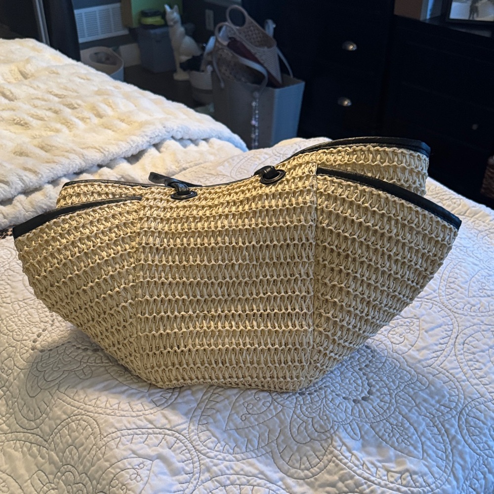 Elegant Tan Woven Women's Bag